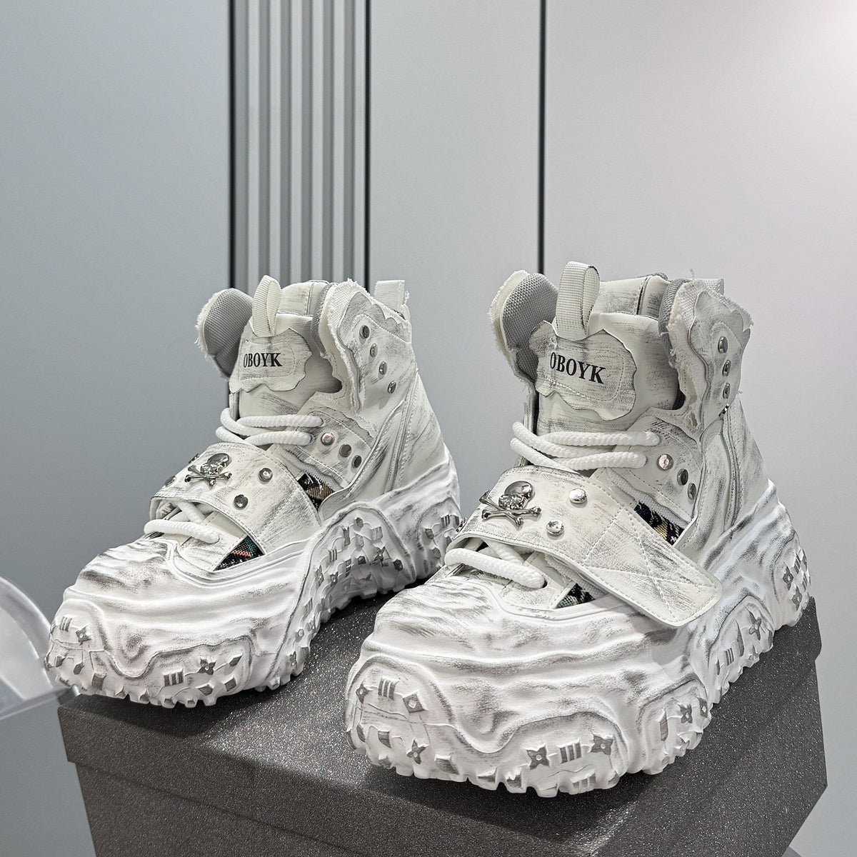 Damage Strap Buckle Platform Sneaker Boots WN24581