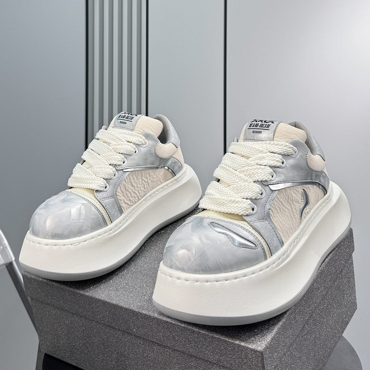 Platform Height Increase Round Toe Sneakers