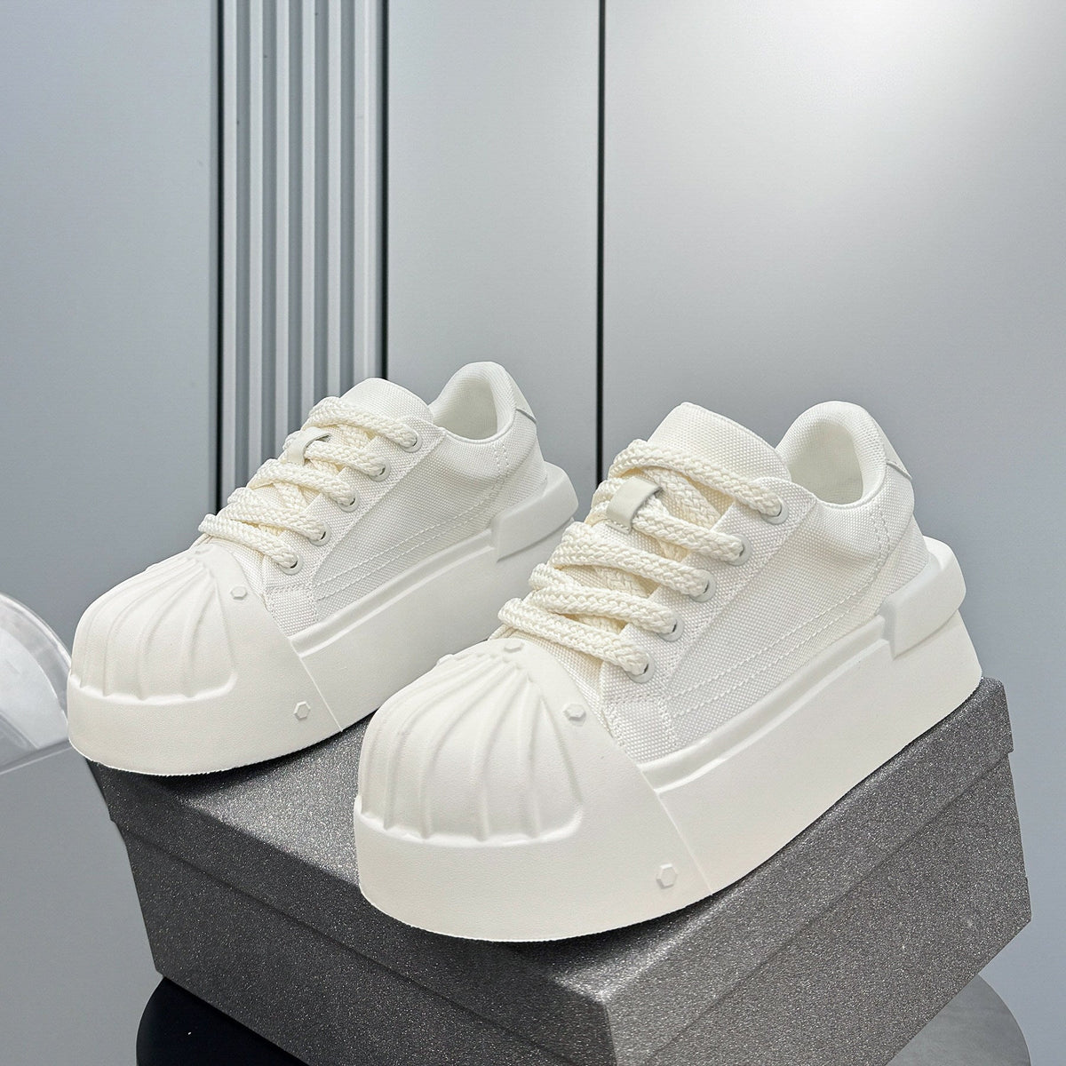 Breathable Canvas Thick-Sole Height-Increasing Sneakers WN24754