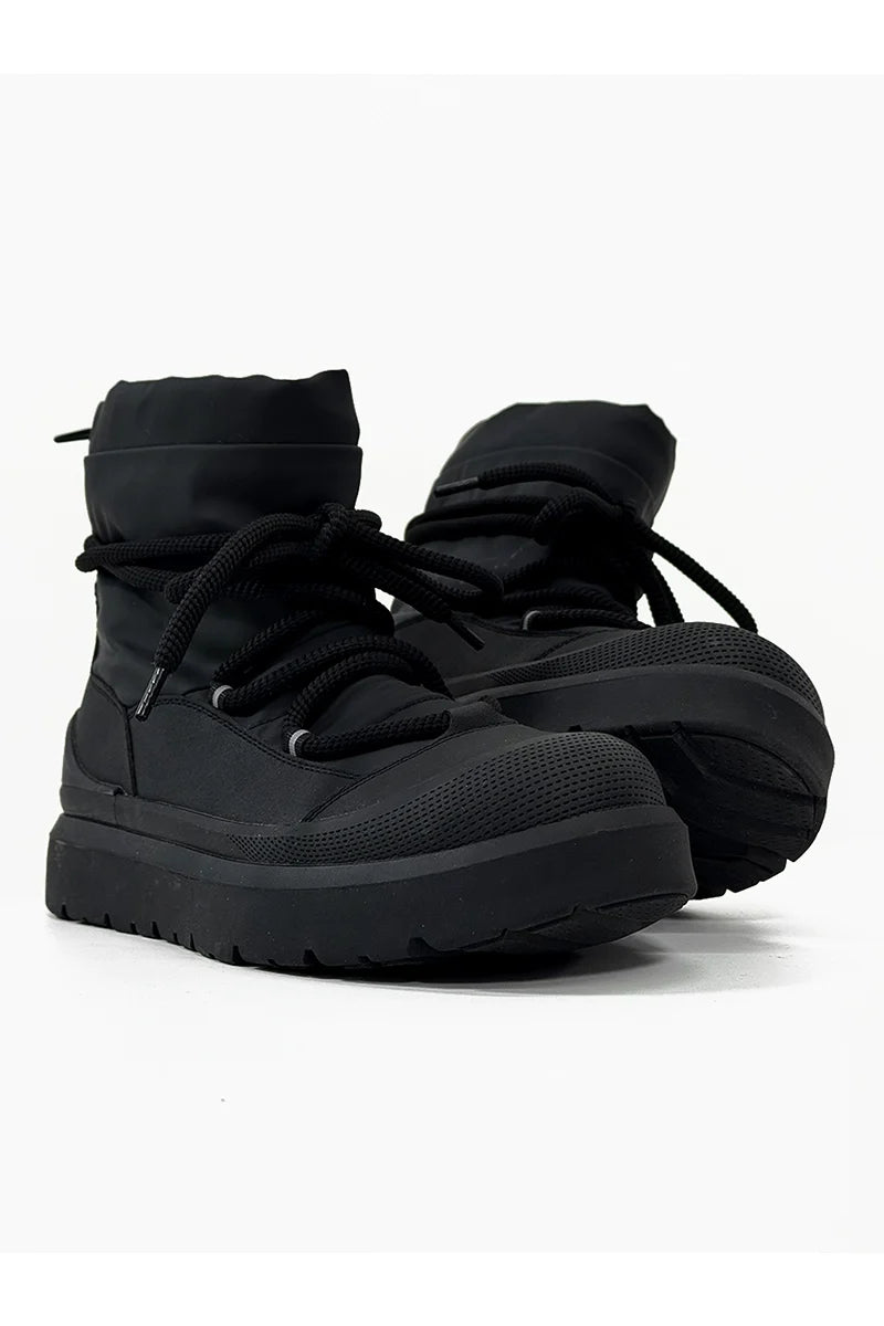 Black Winter Boots with Chunky Soles and Fleece Lining
