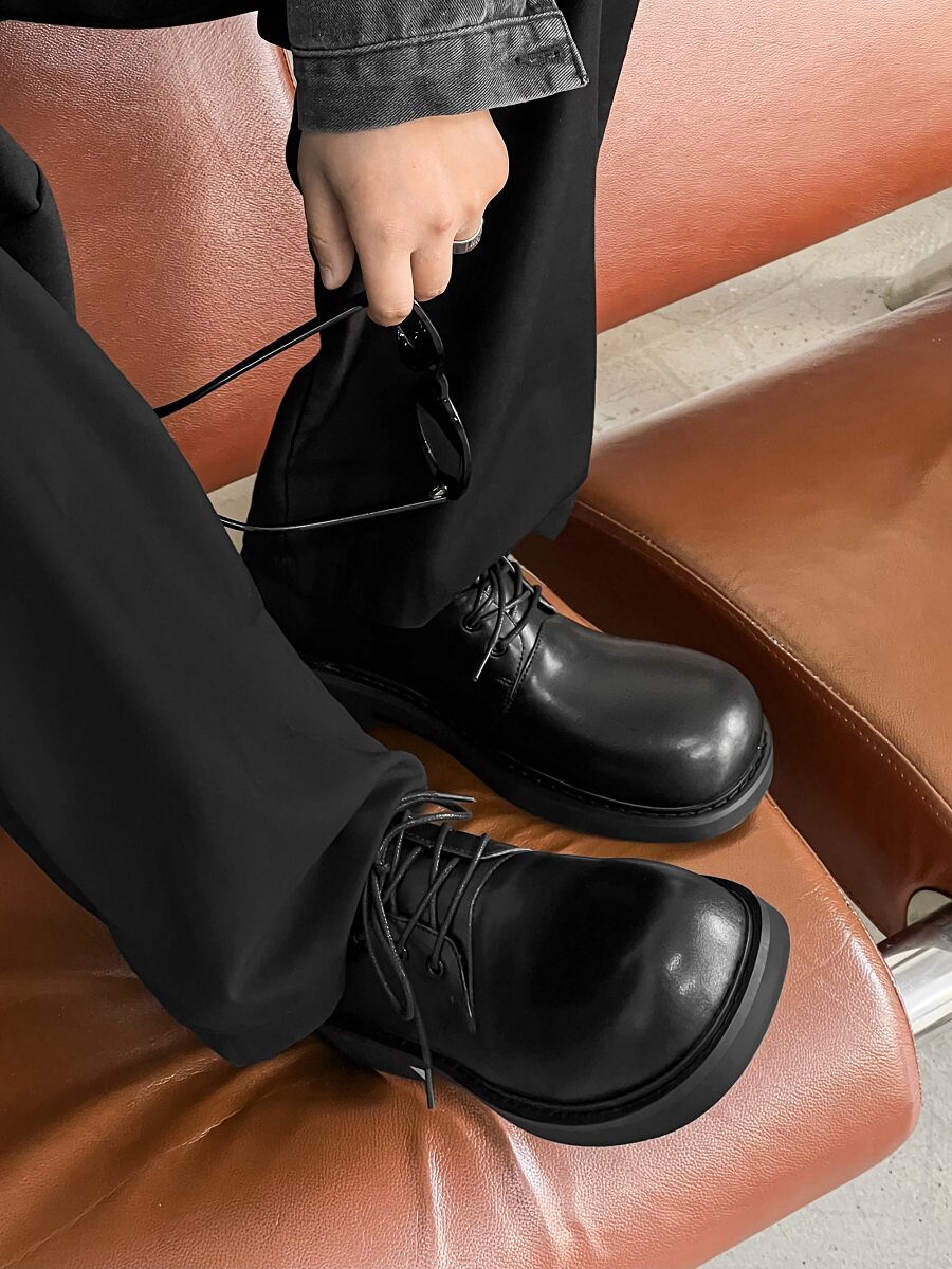 Lace Up Plain PU Leather Round Toe Shoes