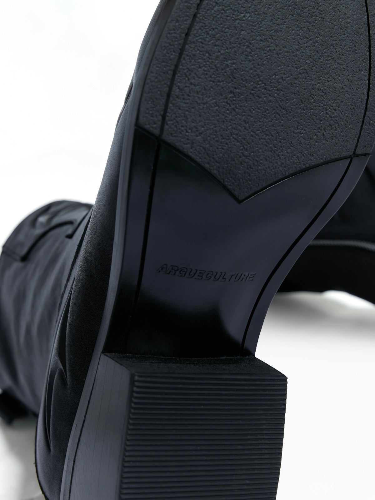 Embossed Spine First Layer Cowhide Chelsea Boots
