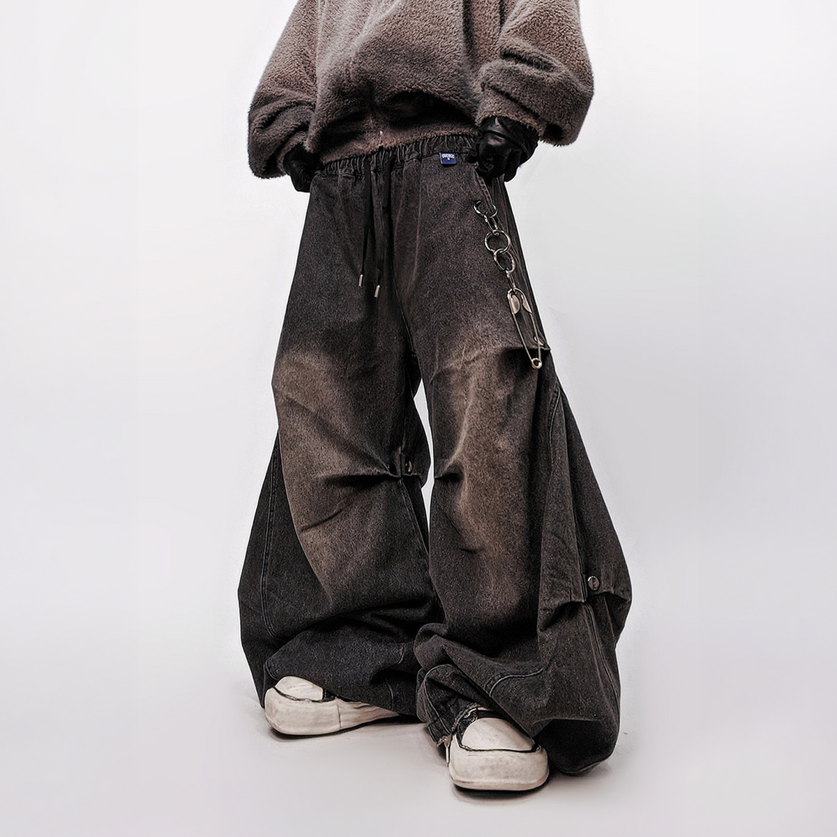 UUCSCC Washed Curved Wide-Leg Jeans