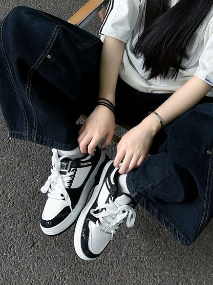 Anime Cat Graphic Low-Top Sneakers