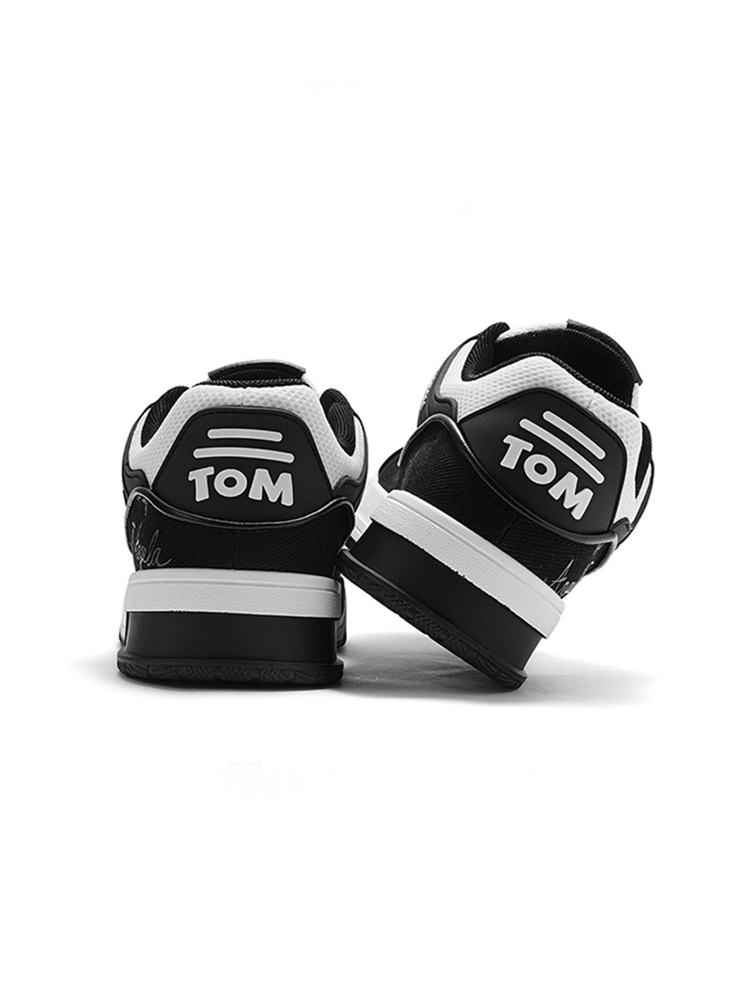 Anime Cat Graphic Low-Top Sneakers