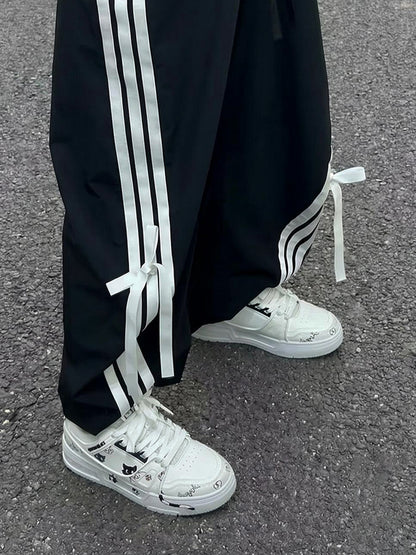 Anime Cat Graphic Low-Top Sneakers