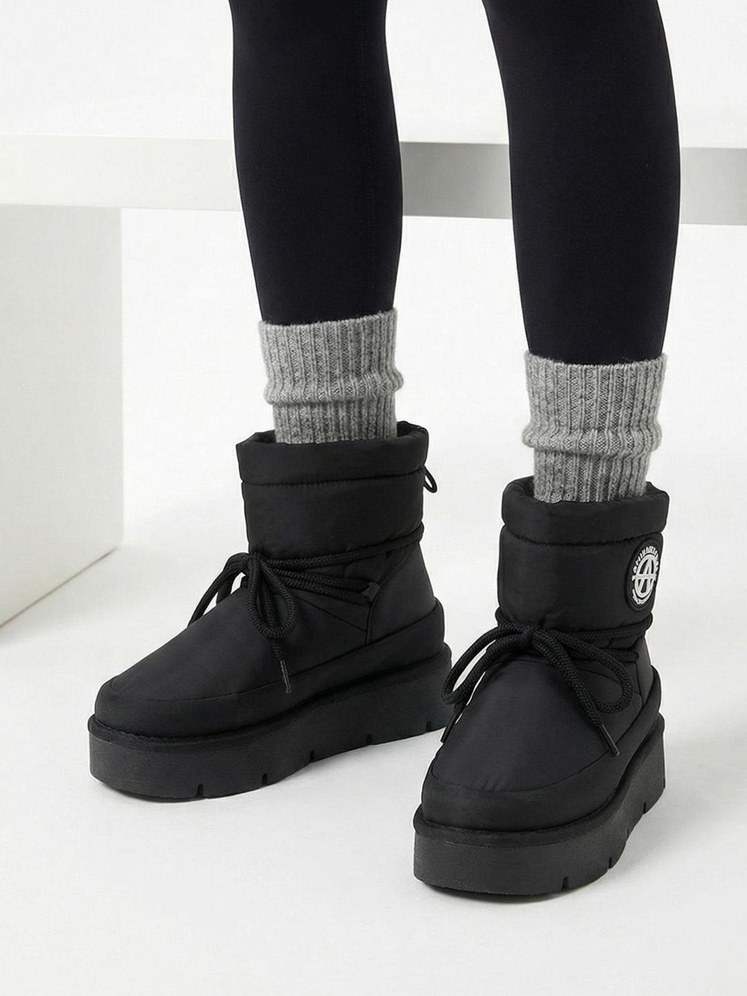 Black Padded Platform Ski Boots