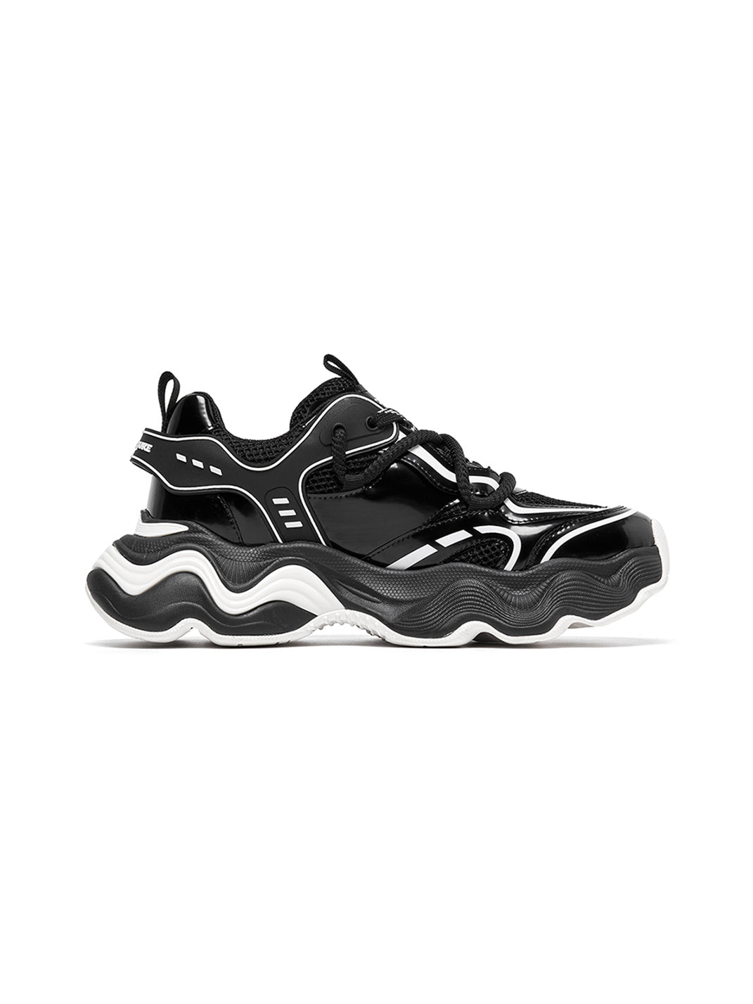 Black Wave-Sole Chunky Dad Sneakers