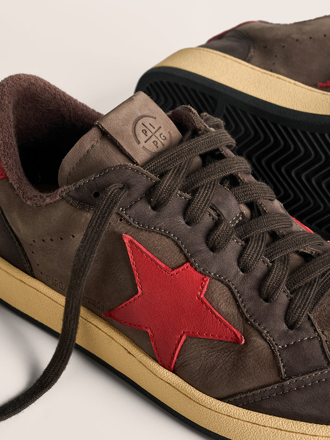Brown Star Panel Retro Low-Top Sneakers
