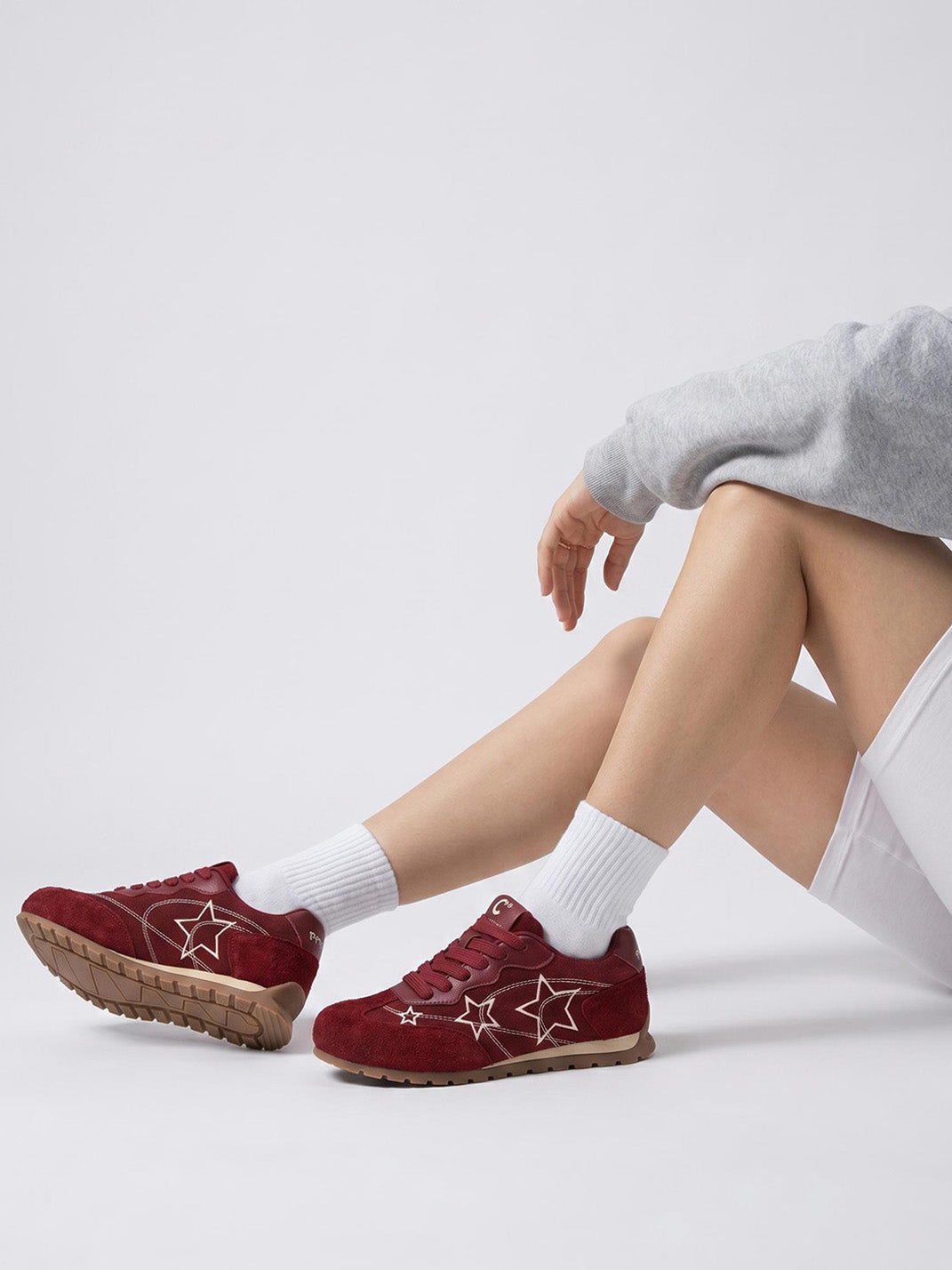 Burgundy Star-Outline Retro Low-Top Sneakers