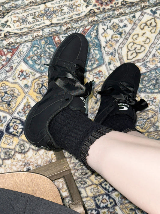 Black Ribbon-Lace Minimalist Sneakers
