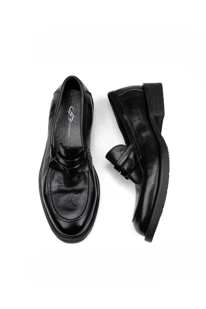 Distressed Pointed Loafer Shoes