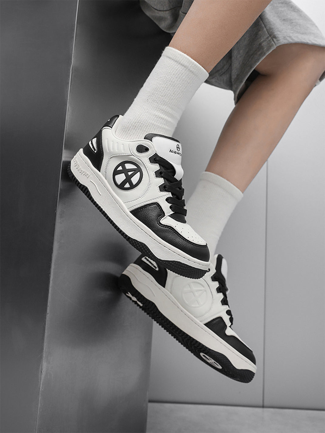 Circle-Logo Colorblock Skate Sneakers