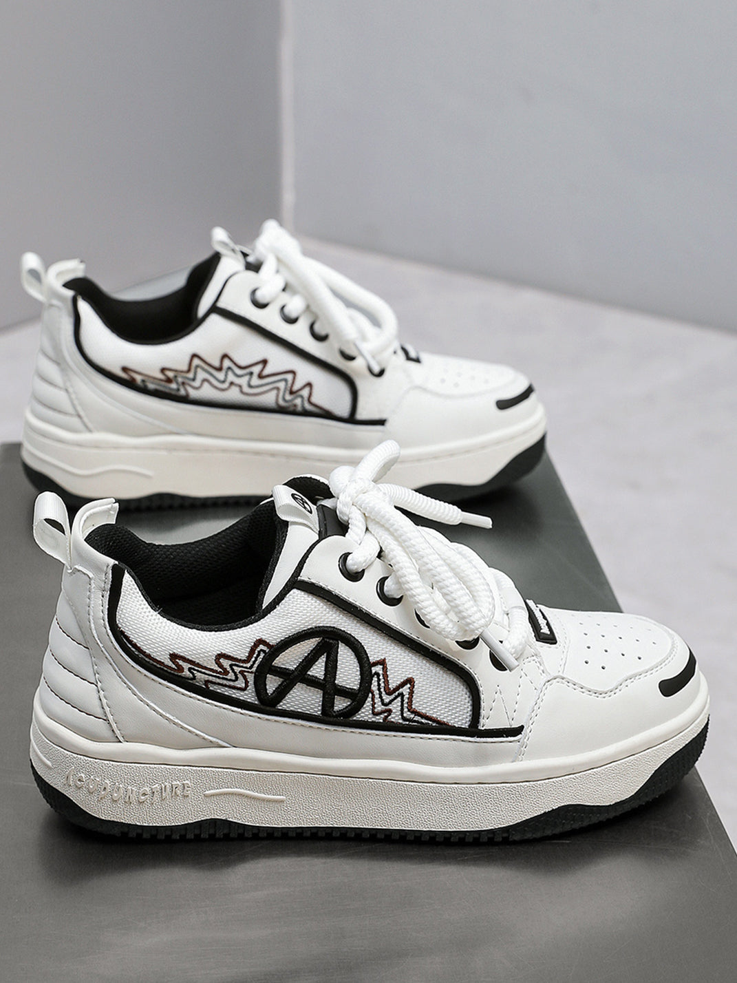 Colorblock Graphic Skate Sneakers