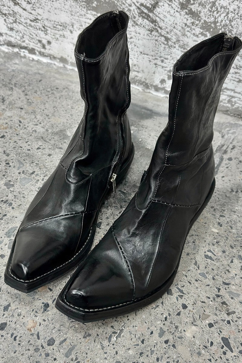 Wrinkled Pointed Chelsea Boots