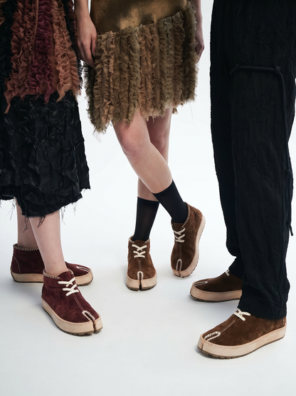 Split-Toe Leather Lace-Up Chukka Boots