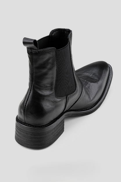 Pointed Platform Chelsea Boots