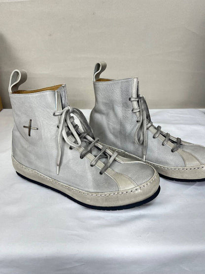 Metallic Pointed-Toe Lace-Up Boots