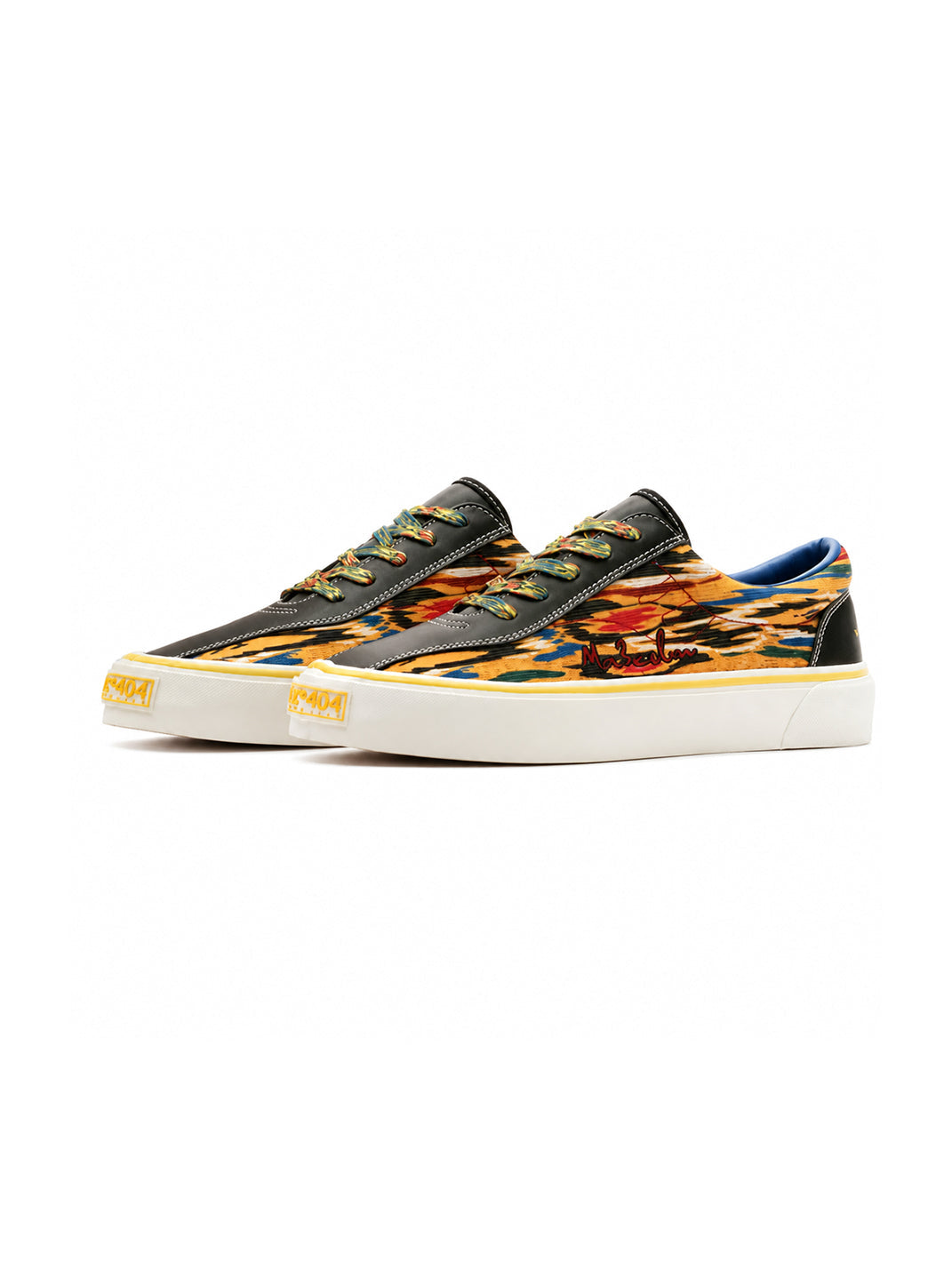 Etles Graphic Low-Top Skate Shoes