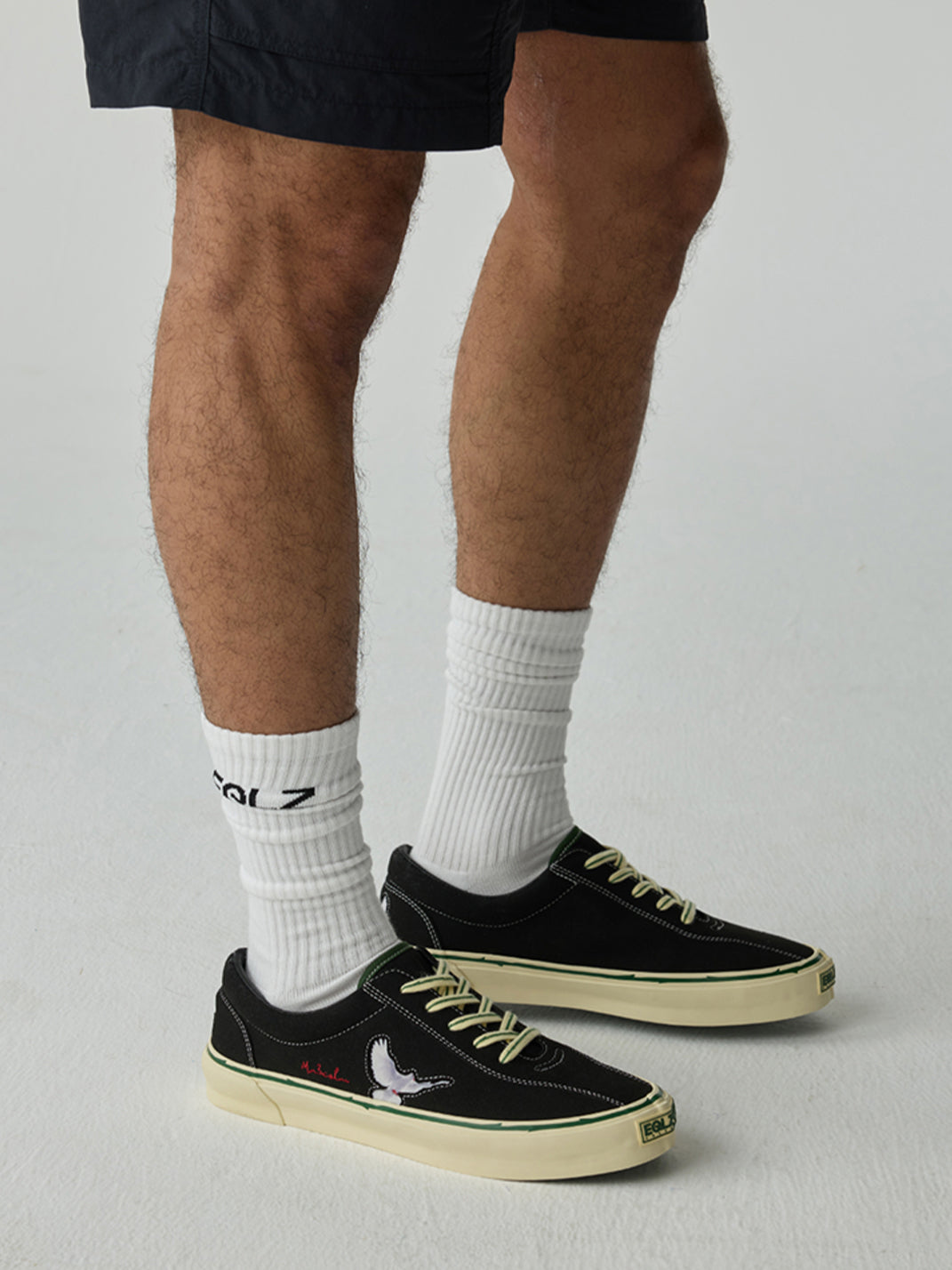 Rose-Embroidered Low-Top Skate Shoes