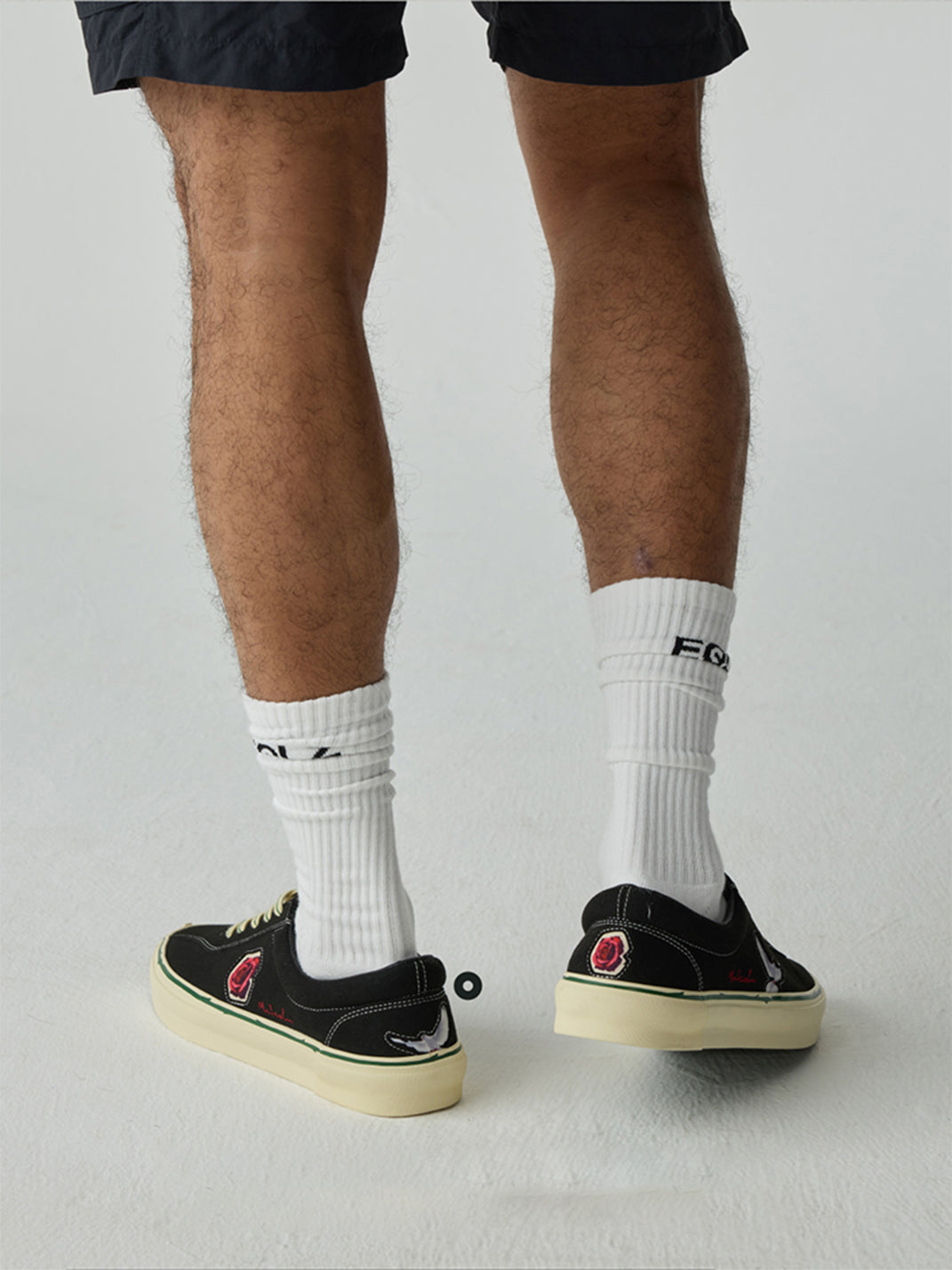 Rose-Embroidered Low-Top Skate Shoes