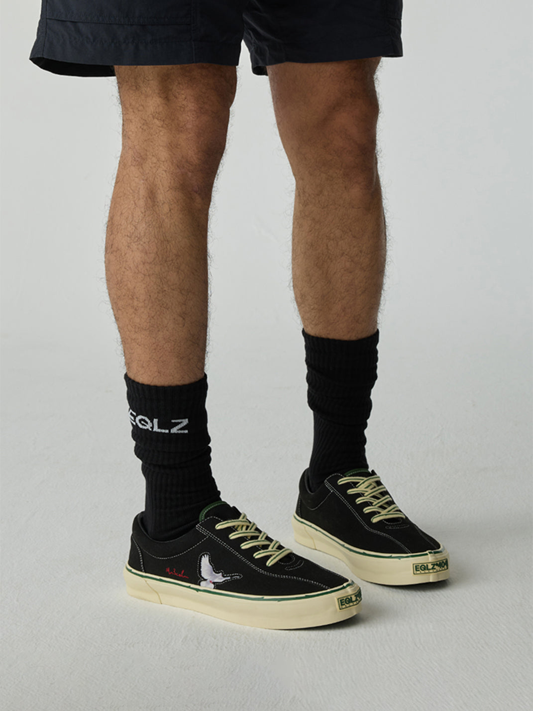 Rose-Embroidered Low-Top Skate Shoes