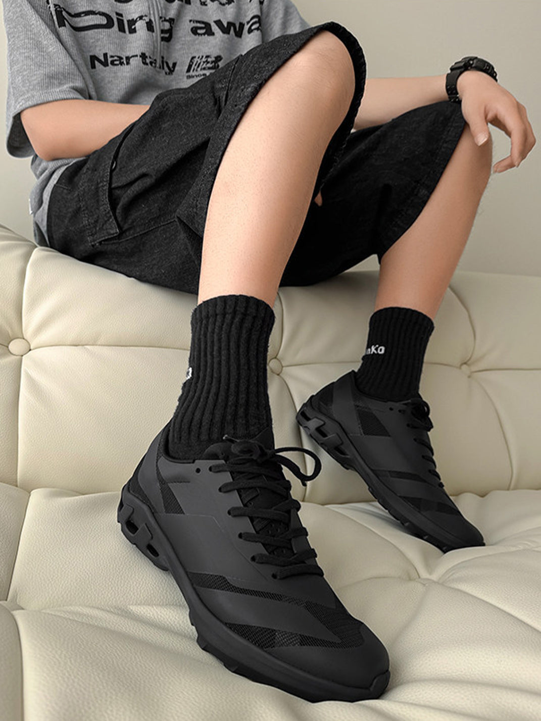 Arch-Support Elastic Low-Profile Sneakers