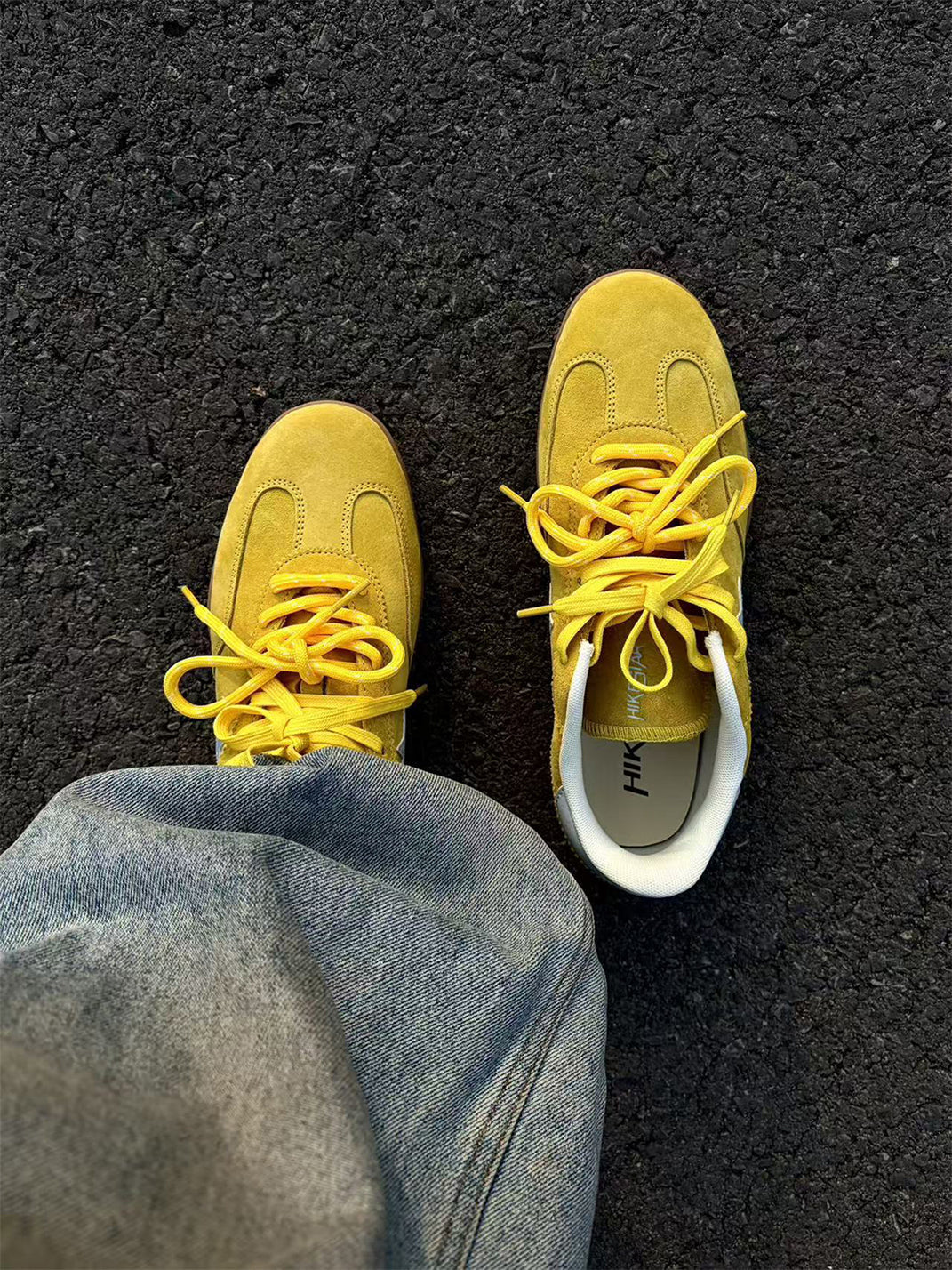 Star-Embroidered Yellow Suede Trainers