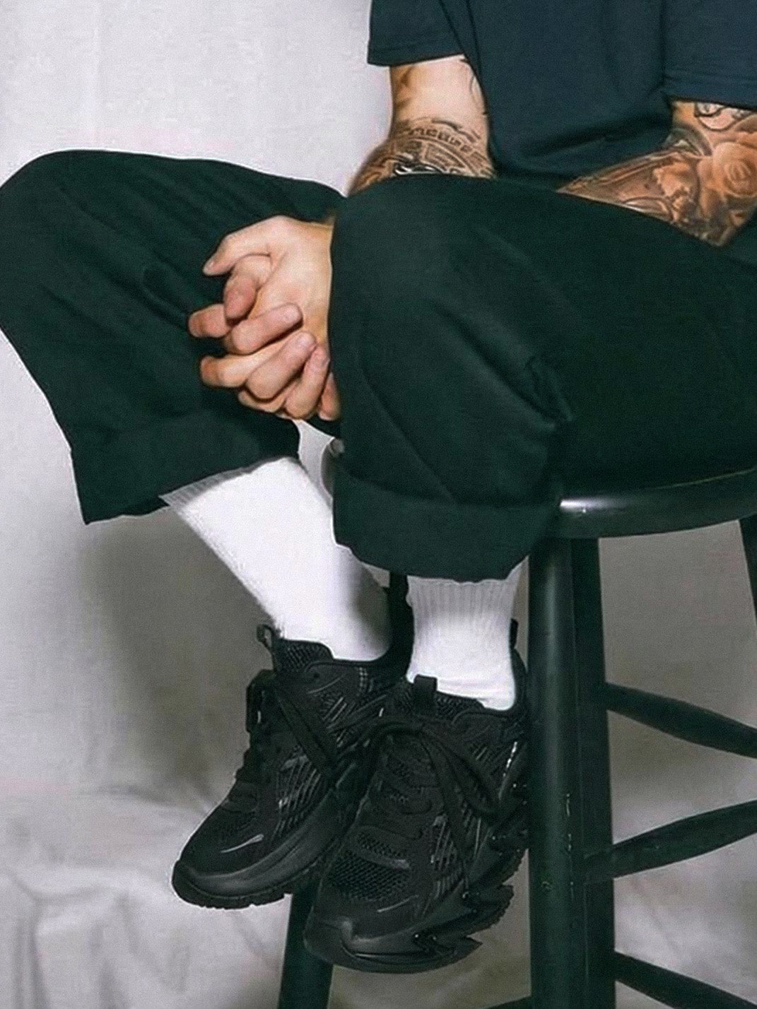 Black Zigzag-Sole Chunky Runner Sneakers
