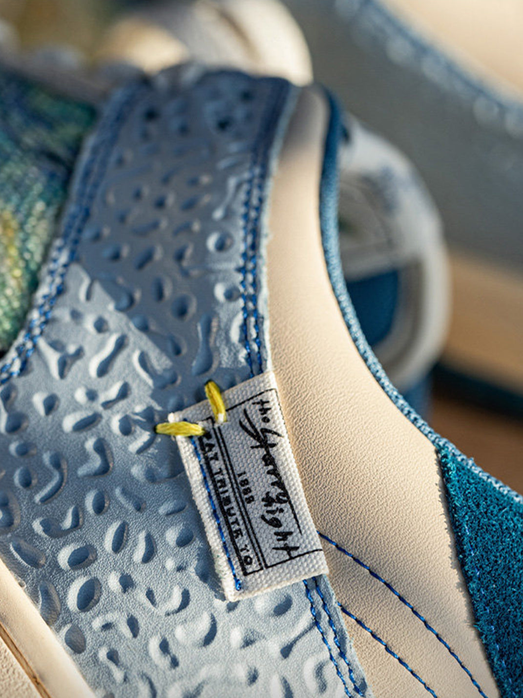 Landscape-Panel Retro Low-Top Skate Sneakers