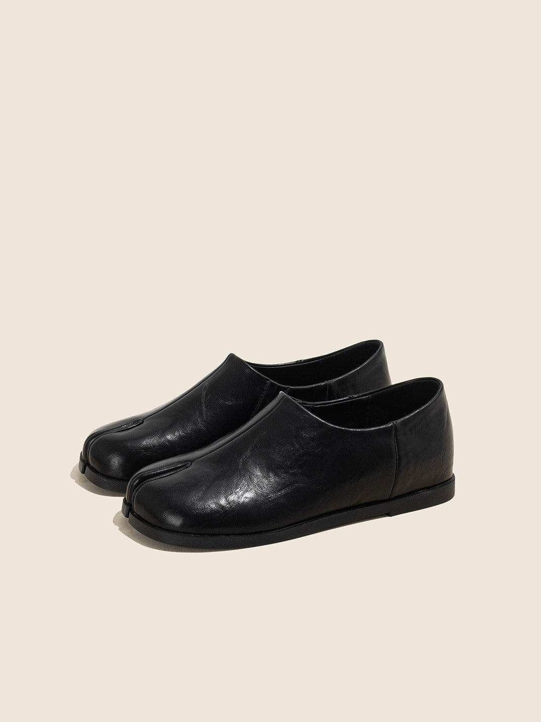 Split-Toe Leather Minimalist Loafers