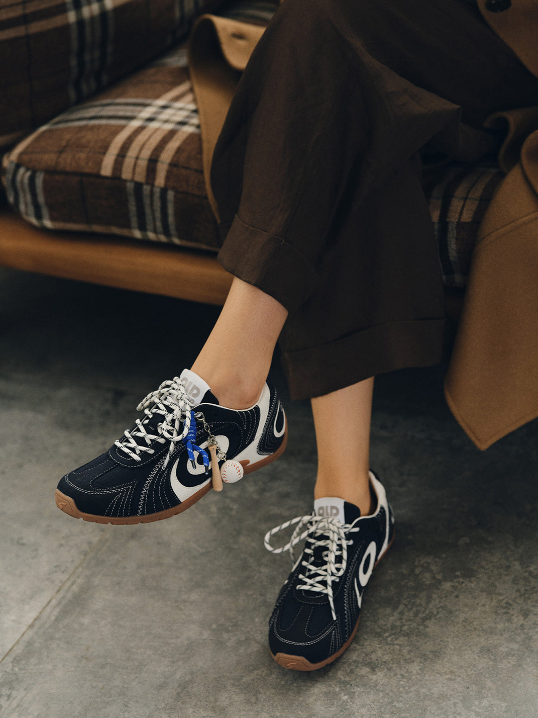 Navy Swirl-Panel Low-Profile Trainers