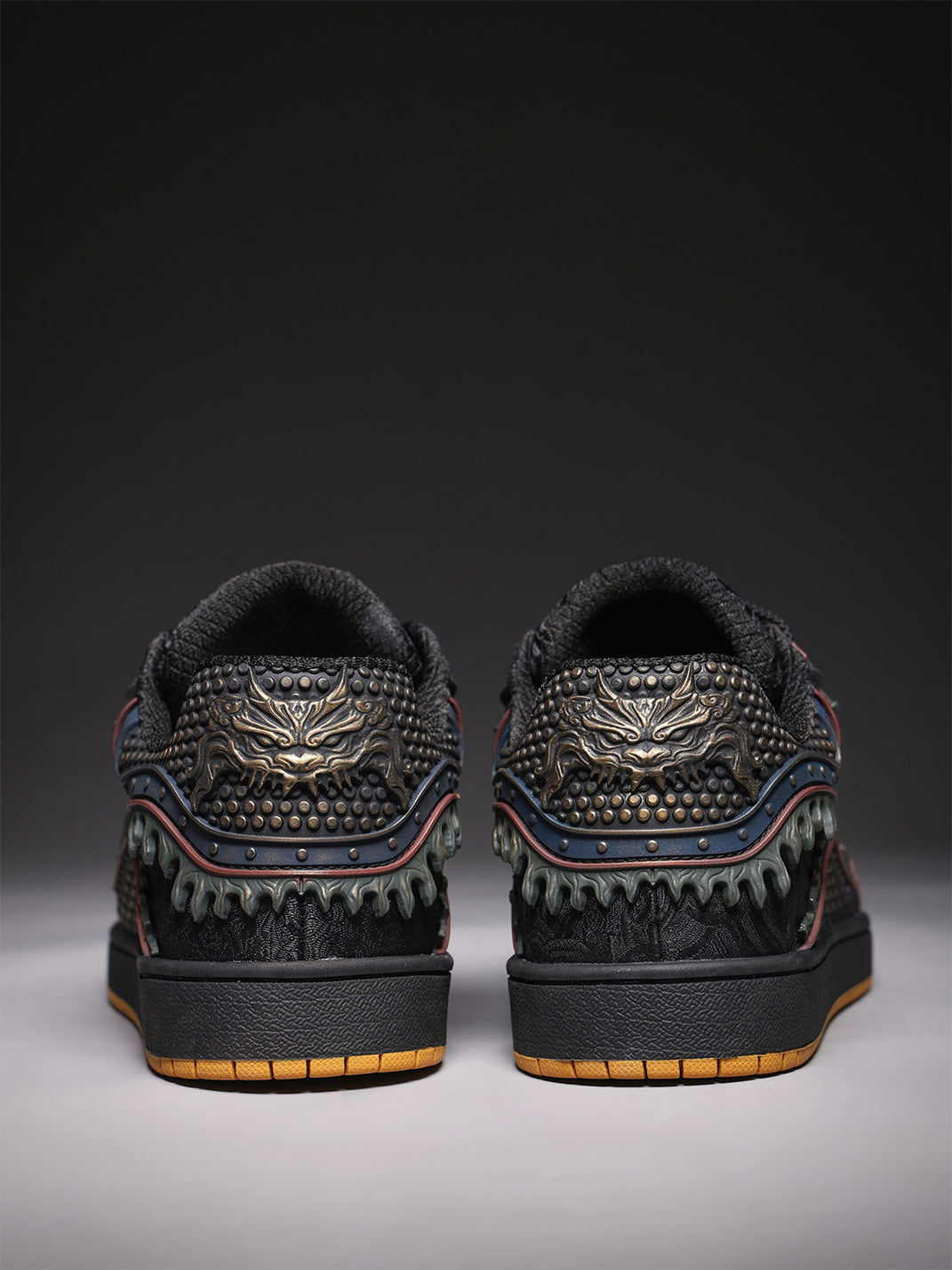 Black Dragon-Scale Gum-Sole Low-Top Sneakers