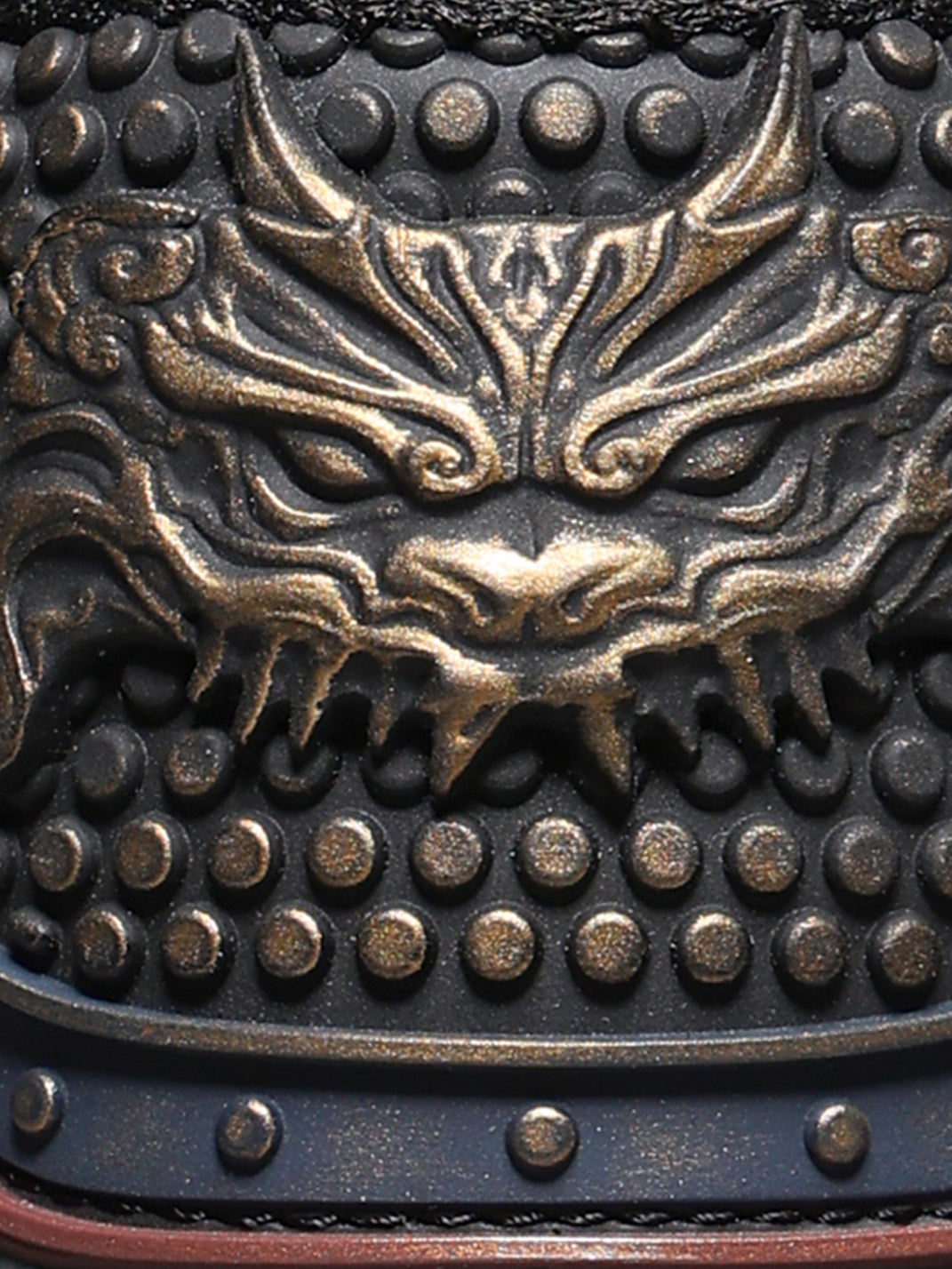 Black Dragon-Scale Gum-Sole Low-Top Sneakers