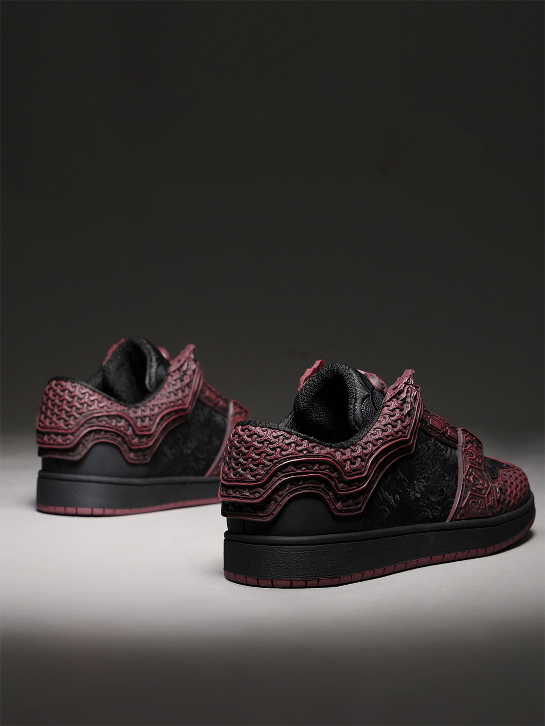 Crimson Jin Yi Wei Embossed Low-Top Sneakers