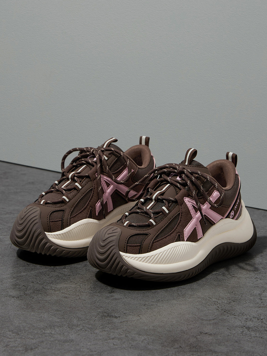 Star-Lace Wave-Sole Chunky Sneakers