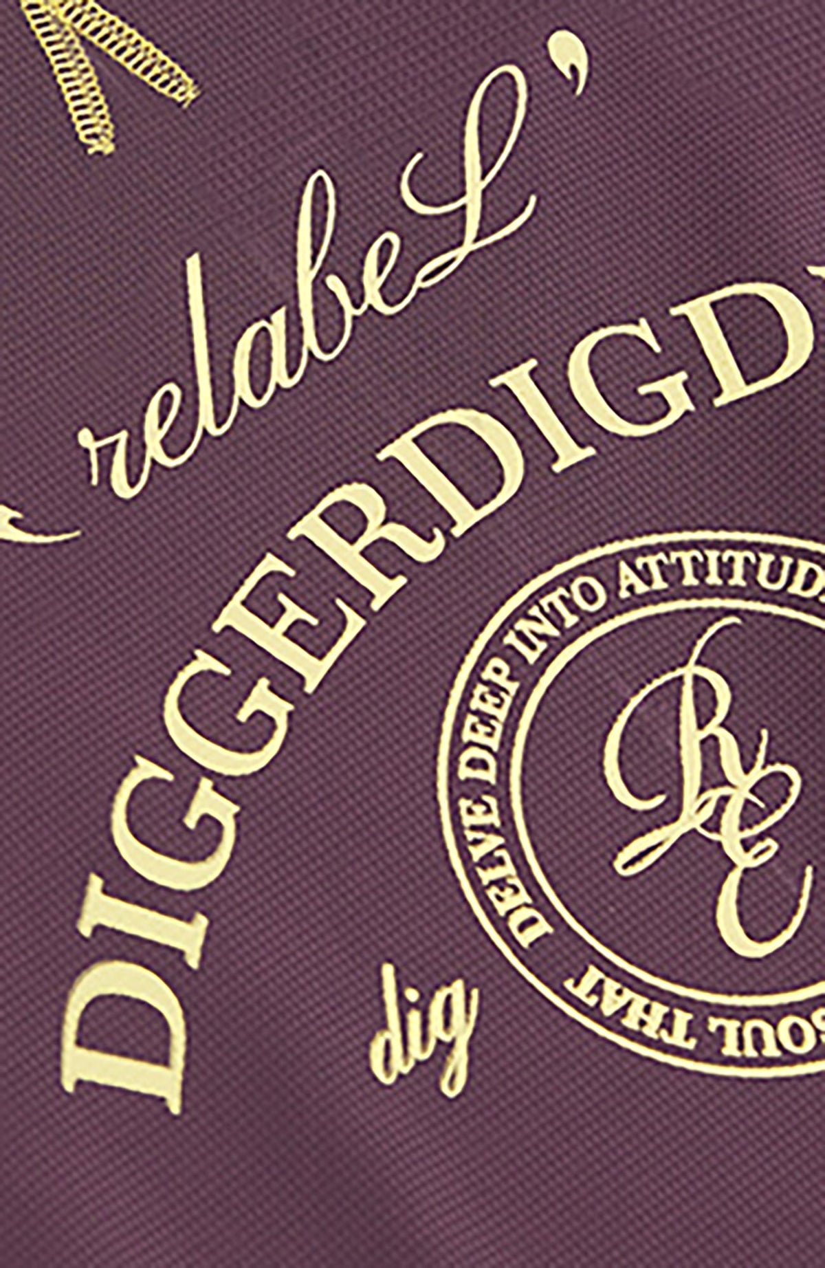 RELABEL Contrast Stitch Graphic Long-Sleeve Tee