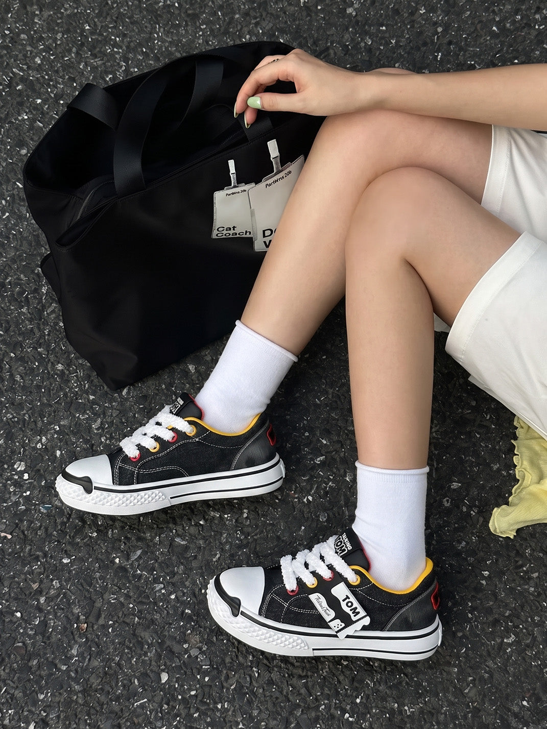 Contrast Graphic Chunky-Sole Low-Top Sneakers