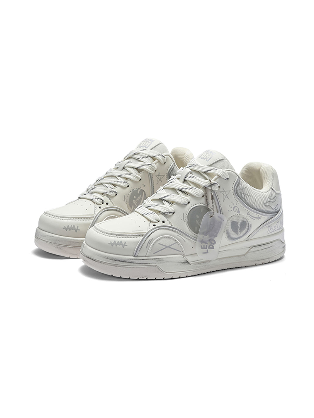 Heart-Graphic Contrast-Panel Low-Top Sneakers