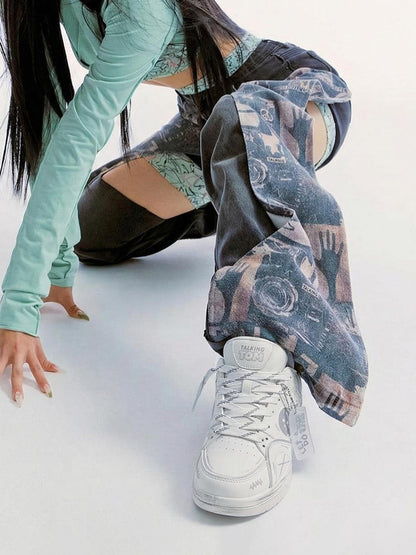 Heart-Graphic Contrast-Panel Low-Top Sneakers
