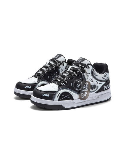 Heart-Graphic Contrast-Panel Low-Top Sneakers